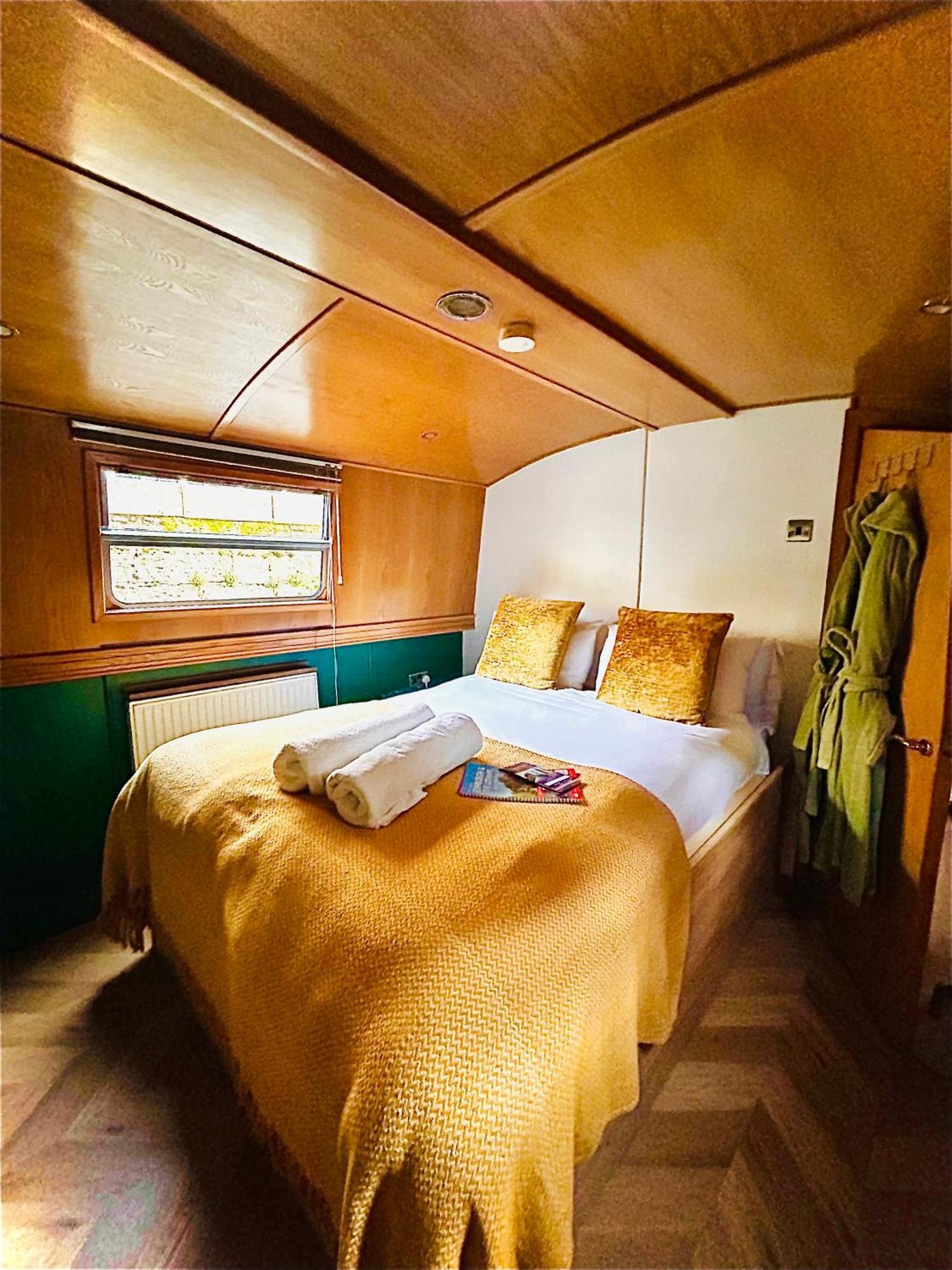 Edinburgh - Houseboats Hotel Exterior foto